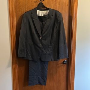Tahari ASL Dark Blue Pant Suit